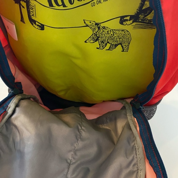 Red CamelBak Kids Scout Hydration Pack - Picture 6 of 12